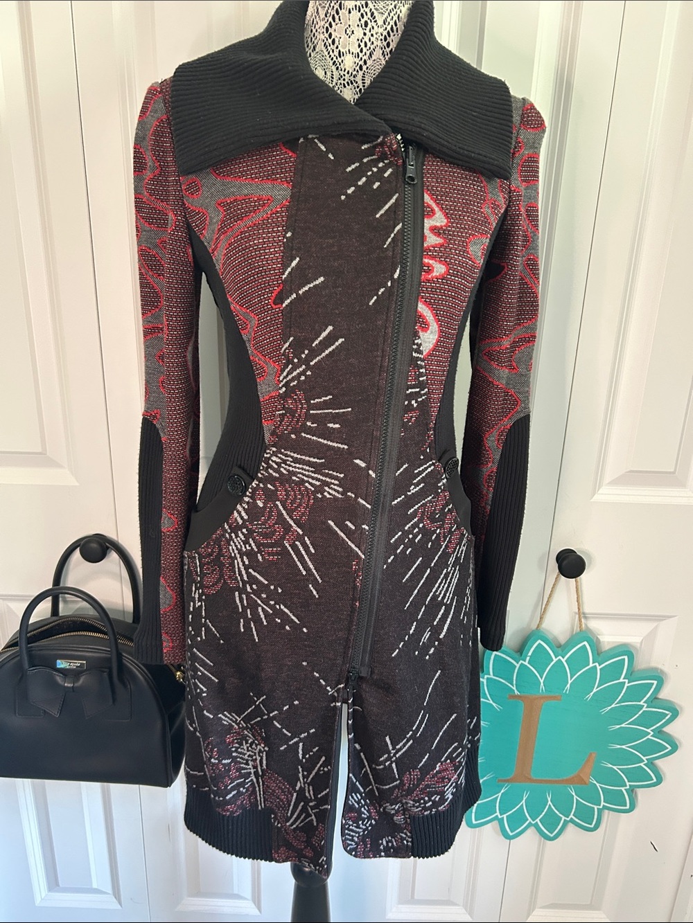 Joseph Ribkoff Art-to-Wear knit zip jacket Coatigan/abstract print